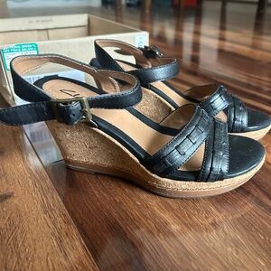 Clarks Women Black Wedge Sandals